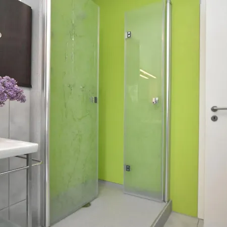 Apartman Hideaway For 3 Guests *